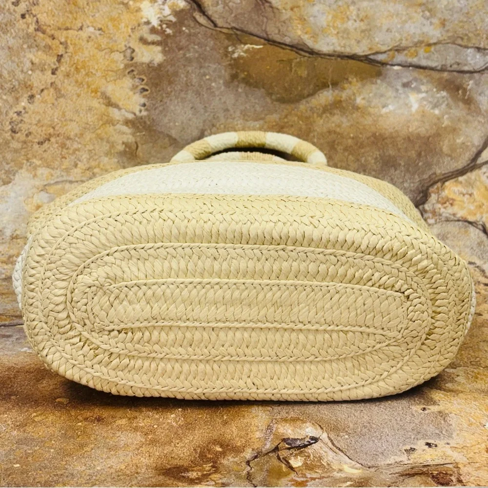 Altru Made For Good Two-Tone Straw Tote – Woven Beach & Market Bag - Picture 2 of 5